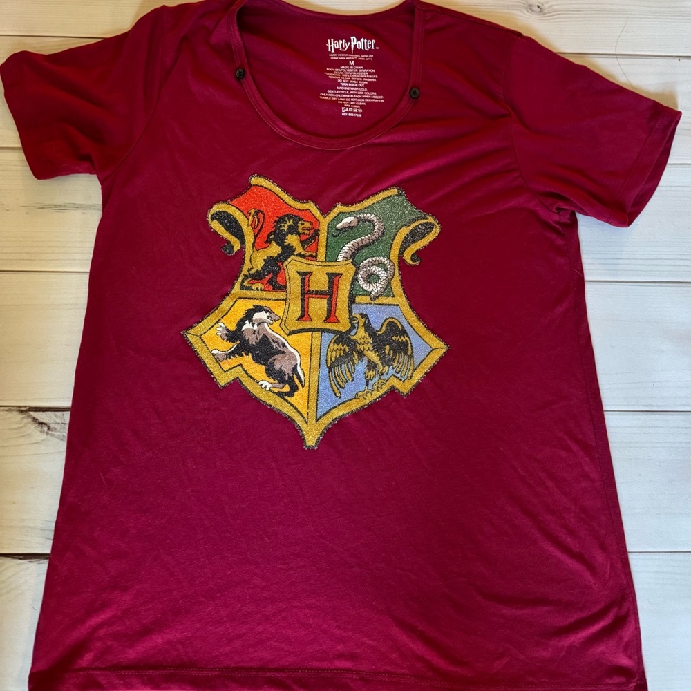 Warner Bros. Kids' Red Hogwarts Crest T-Shirt